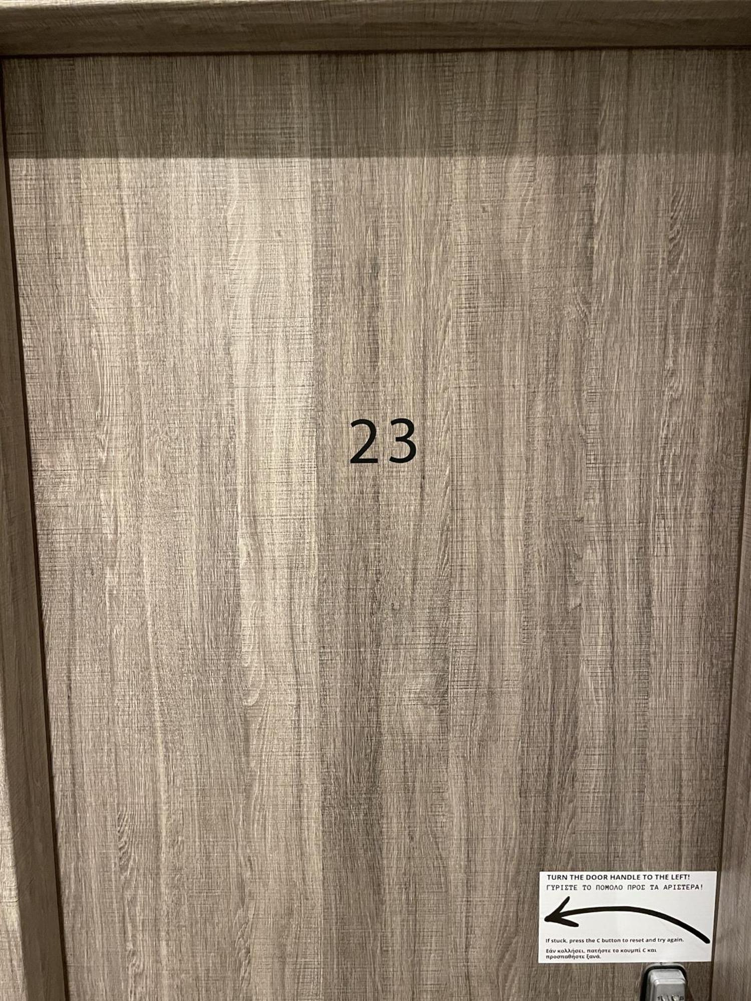 אתונה Liberal Mini Rooms & Suites מראה חיצוני תמונה