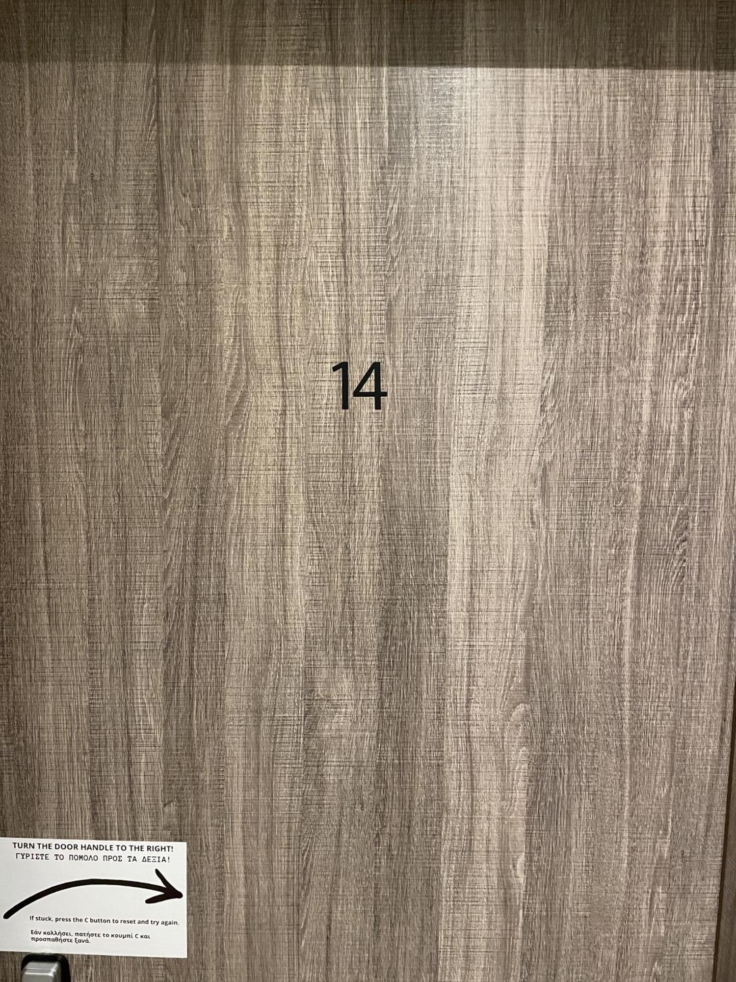 אתונה Liberal Mini Rooms & Suites מראה חיצוני תמונה