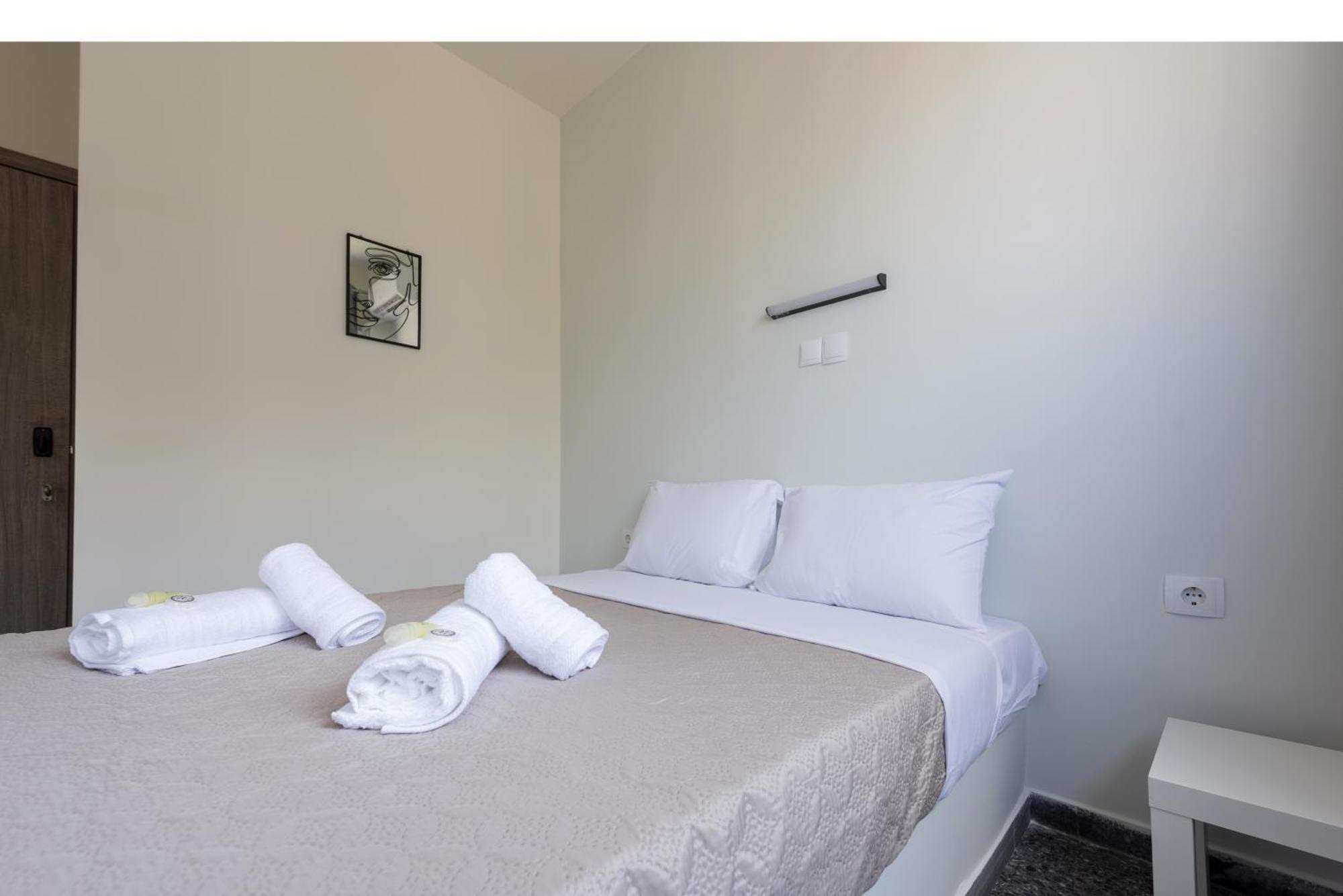 אתונה Liberal Mini Rooms & Suites מראה חיצוני תמונה